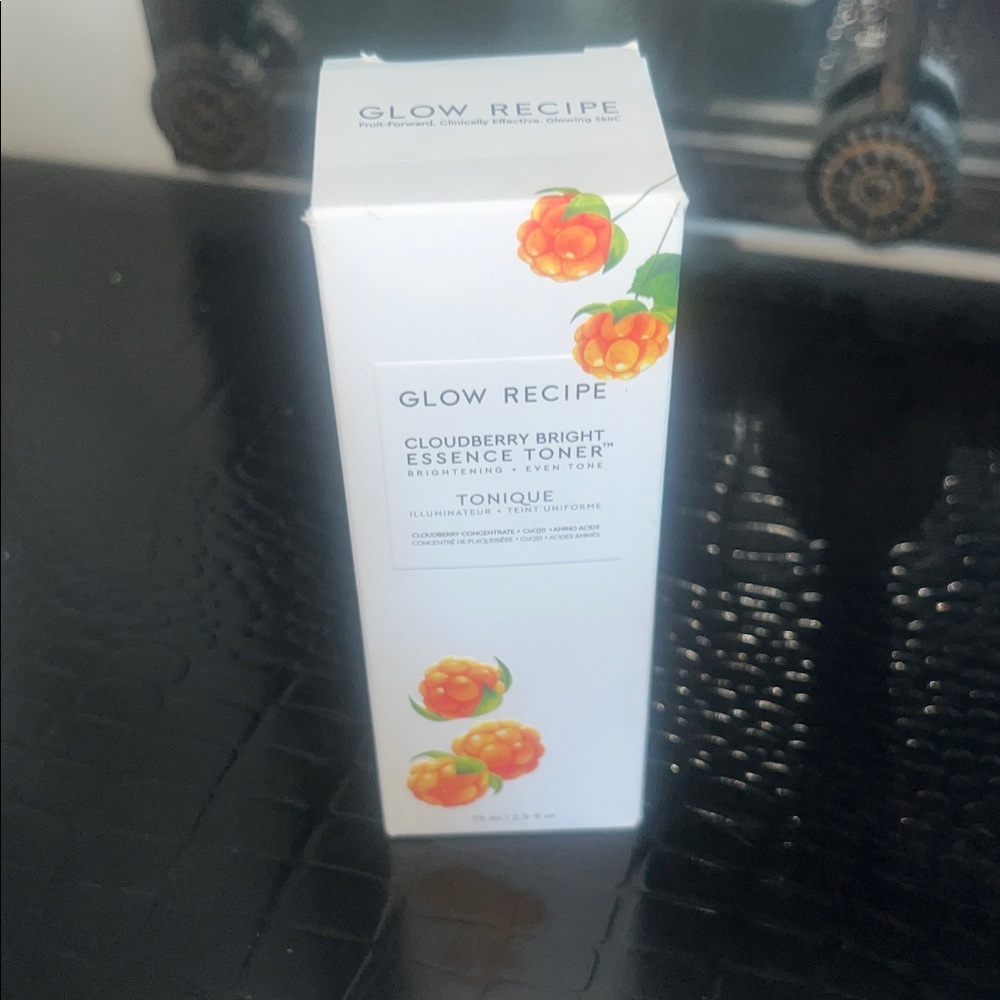 Glow Recipe Cloudberry Bright Essence Toner in White Box